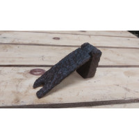 Tiger I tool holder latch